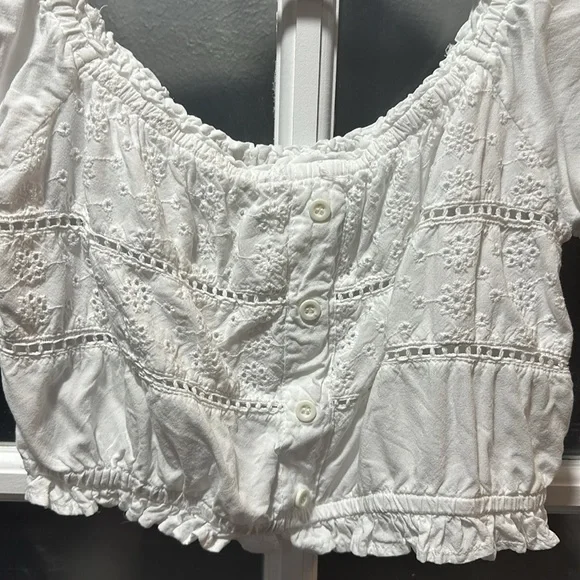 Sim & Sam Eyelet Cap Sleeve Crop Top - Picture 2 of 5